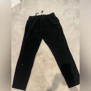Women’s lululemon on the fly pants